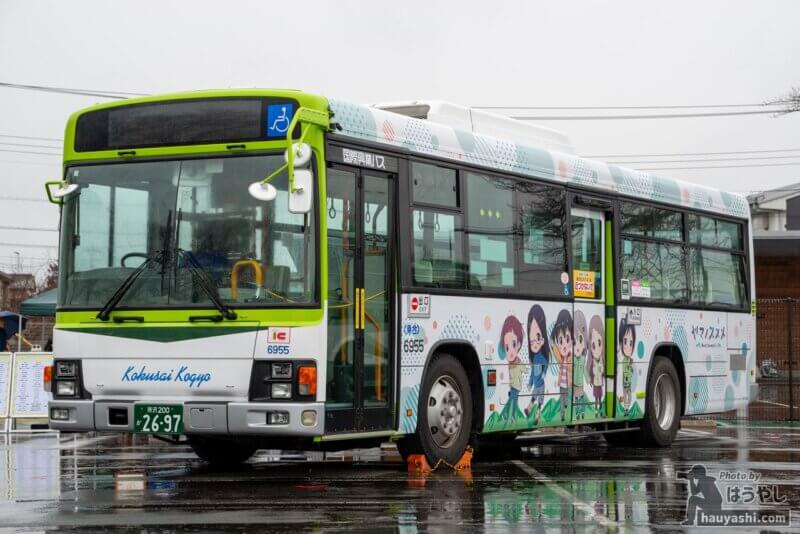 2024年に新登場したヤマノススメラッピングバス4号車